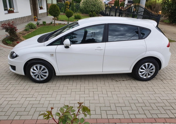 Seat Leon cena 16900 przebieg: 163485, rok produkcji 2010 z Wąchock małe 667
